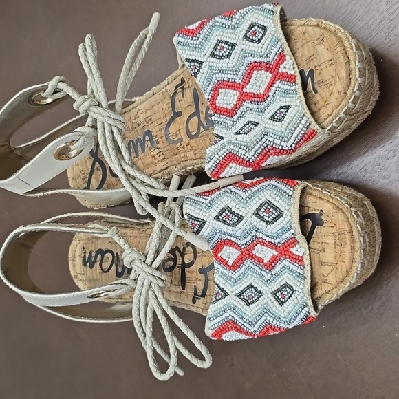 SAM EDELMAN Women's 6 Beaded Sandals with Red and Gray Accents - Picture 2 of 5